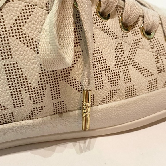 Michael Kors sneakers 6.5 - Picture 7 of 8